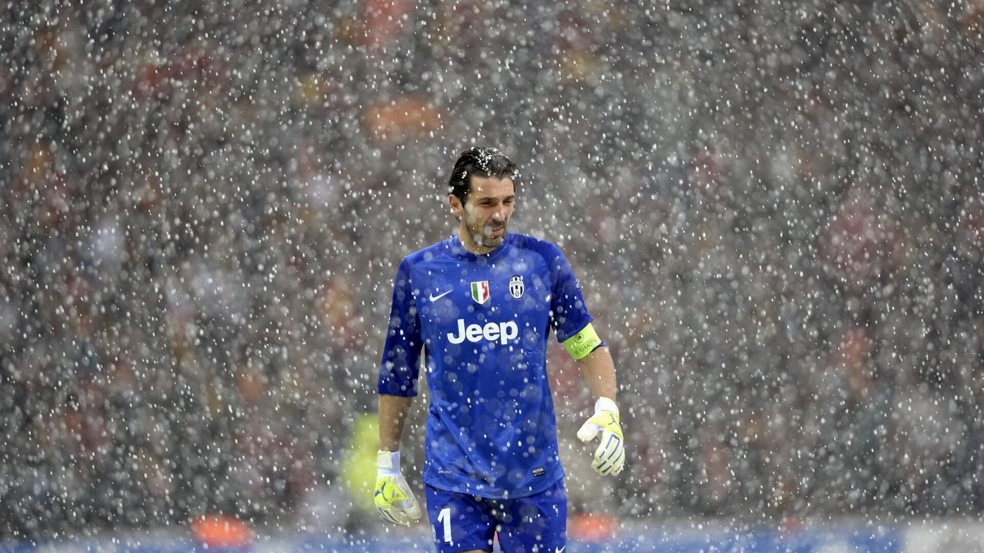 弗朗索瓦·霍尔茨豪伊泽:坚实的防线与精准的传球,南非队的核心保障