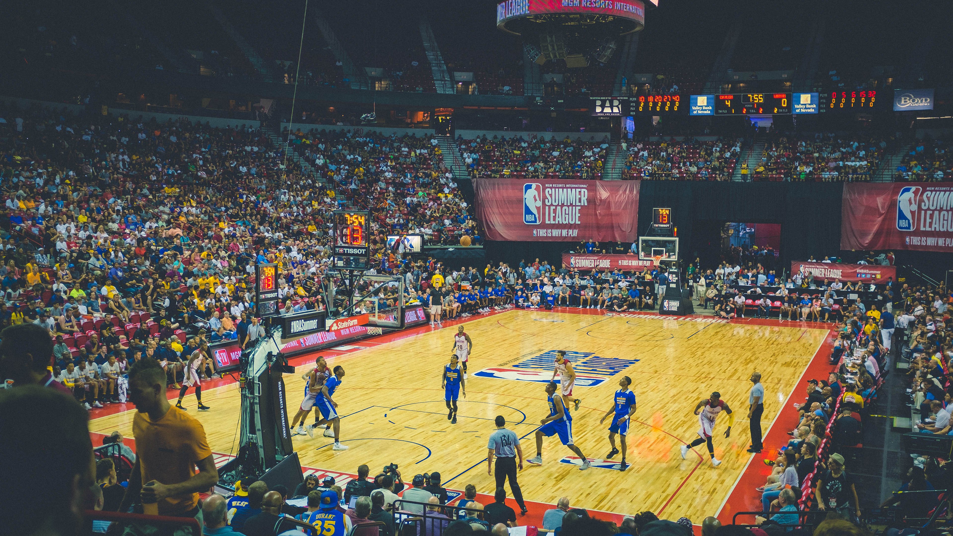 波波维奇冲线瞬间点燃现场气氛,波波维奇有多厉害