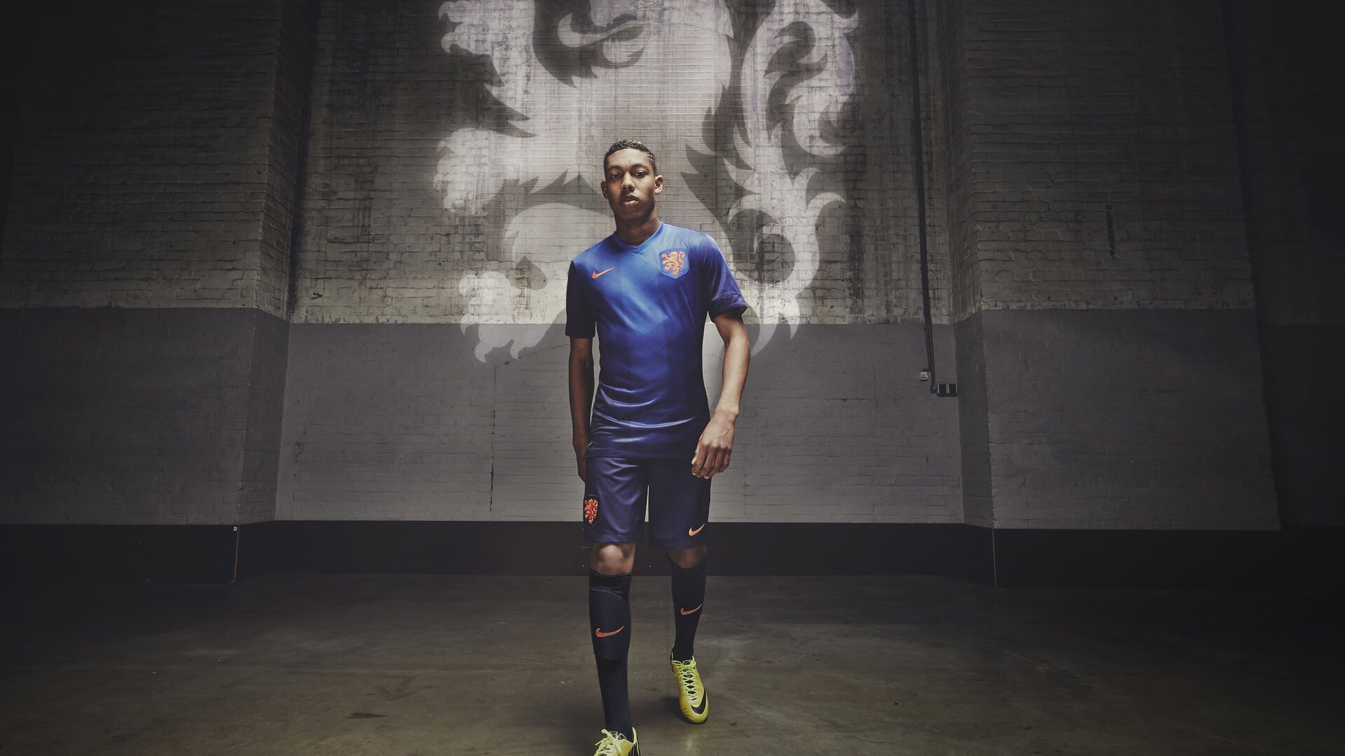 星空体育app体验棒-维尔·冯·威克：突破对方防线并制造得分机会，南非队不可或缺的锋线悍将